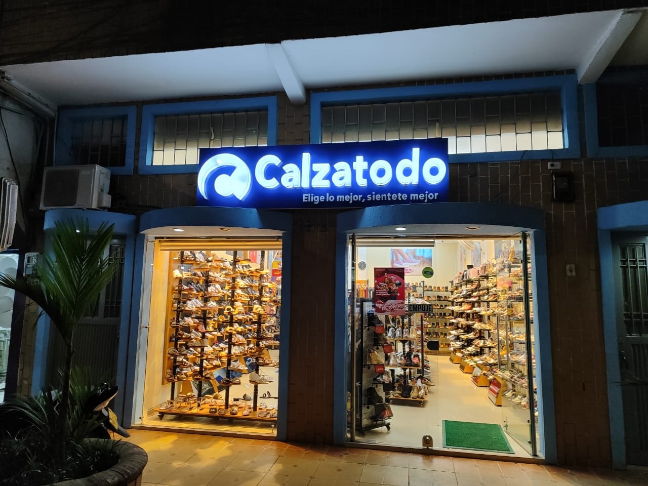 Fachada Calzatodo